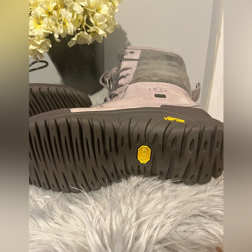 Ugg Adirondack Boots - Picture 5 of 5